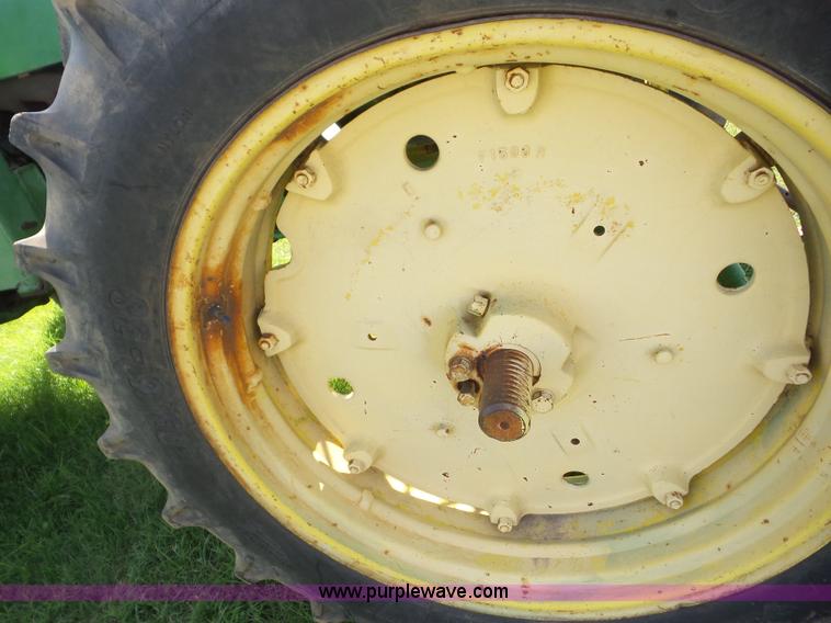 image for item BZ9650 1967 John Deere 2510 tractor