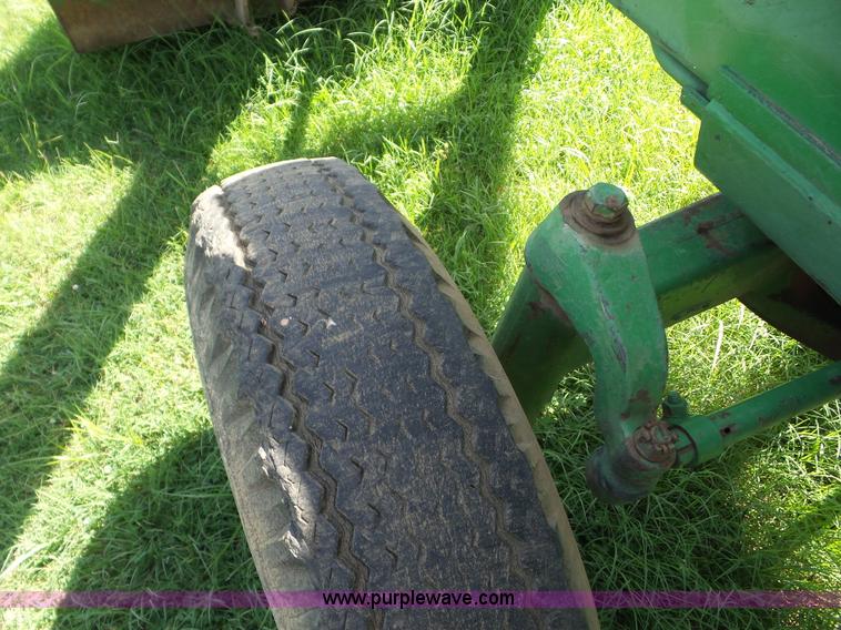 image for item BZ9650 1967 John Deere 2510 tractor