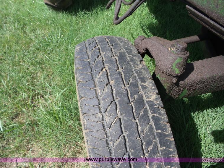 image for item BZ9650 1967 John Deere 2510 tractor