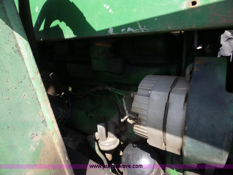 image for item BZ9650 1967 John Deere 2510 tractor