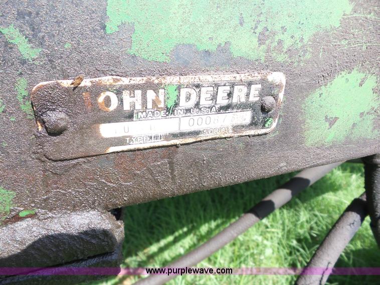 image for item BZ9650 1967 John Deere 2510 tractor