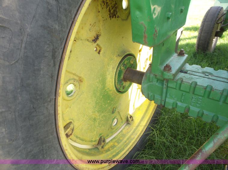 image for item BZ9650 1967 John Deere 2510 tractor