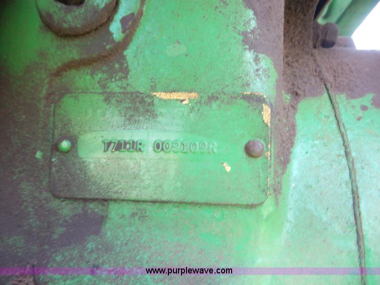 image for item BZ9650 1967 John Deere 2510 tractor