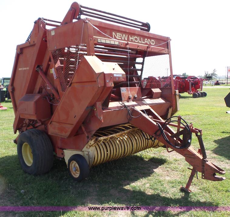 image for item BZ9652 1979 New Holland 851 round baler