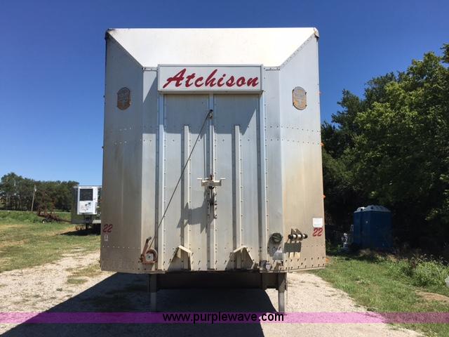 image for item F1647 1998 Merritt Cattle Pot livestock trailer