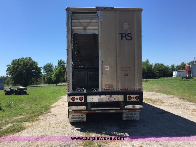 image for item F1647 1998 Merritt Cattle Pot livestock trailer