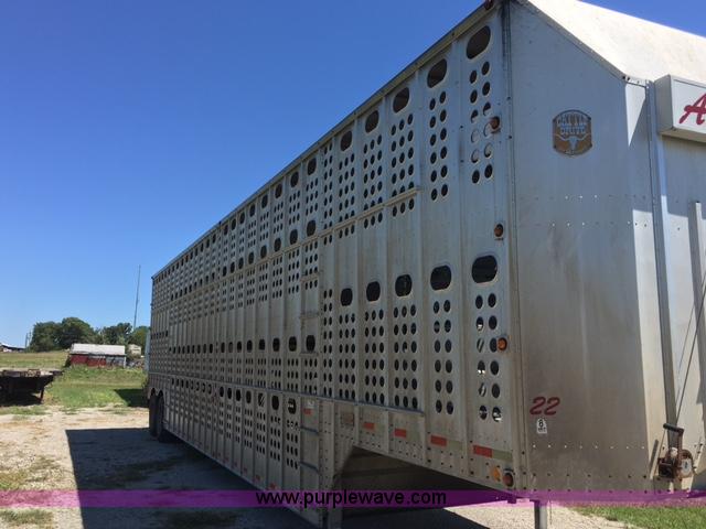 image for item F1647 1998 Merritt Cattle Pot livestock trailer