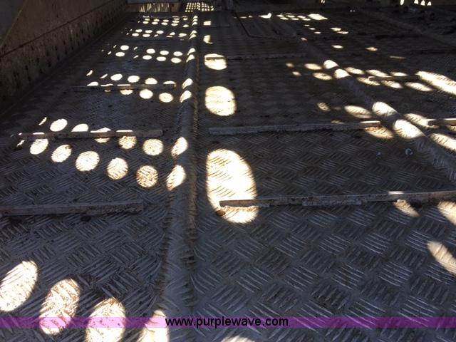 image for item F1647 1998 Merritt Cattle Pot livestock trailer