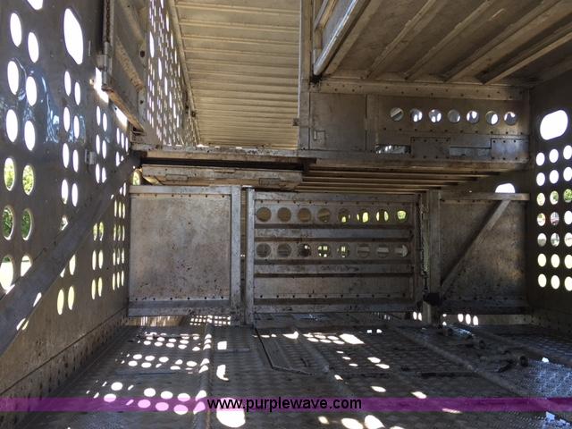 image for item F1647 1998 Merritt Cattle Pot livestock trailer