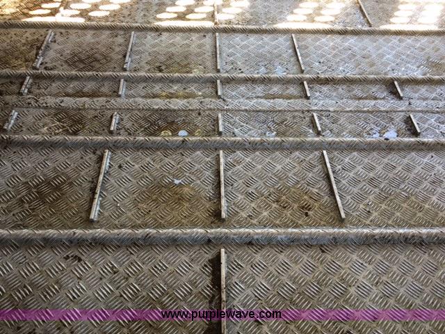 image for item F1647 1998 Merritt Cattle Pot livestock trailer