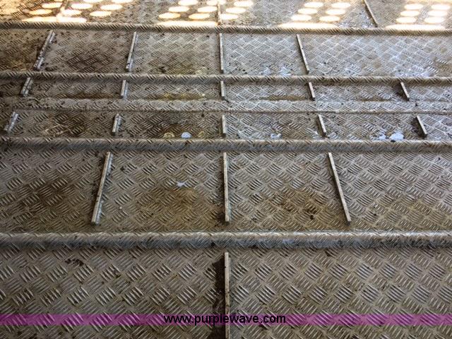 image for item F1647 1998 Merritt Cattle Pot livestock trailer