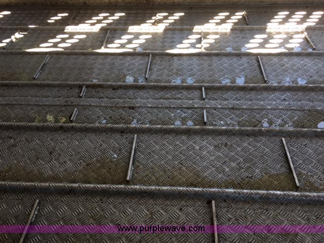 image for item F1647 1998 Merritt Cattle Pot livestock trailer