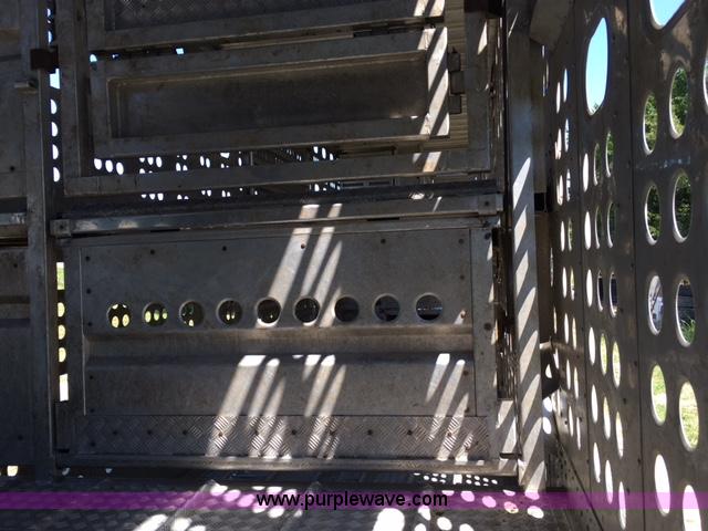 image for item F1647 1998 Merritt Cattle Pot livestock trailer