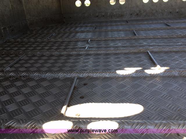 image for item F1647 1998 Merritt Cattle Pot livestock trailer