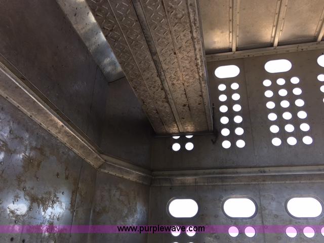 image for item F1647 1998 Merritt Cattle Pot livestock trailer