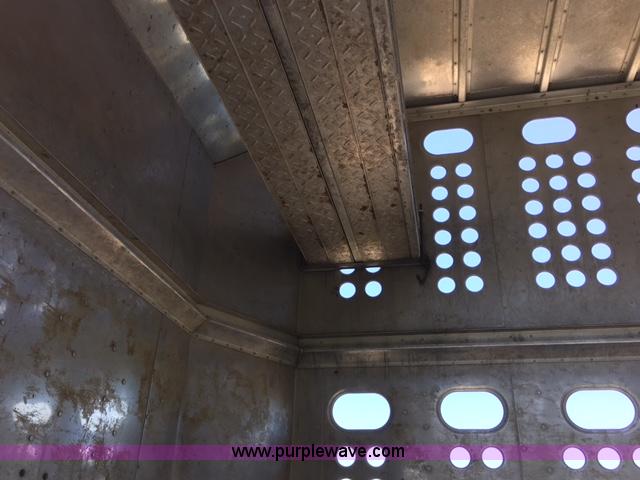 image for item F1647 1998 Merritt Cattle Pot livestock trailer