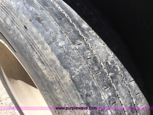 image for item F1647 1998 Merritt Cattle Pot livestock trailer