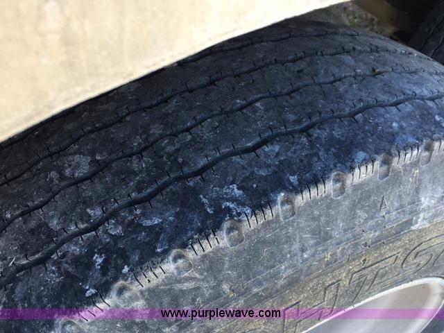 image for item F1647 1998 Merritt Cattle Pot livestock trailer