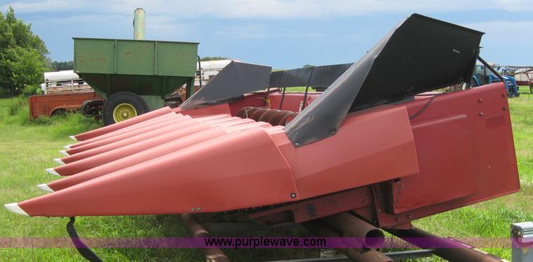 image for item F1649 Case IH 1083 corn head