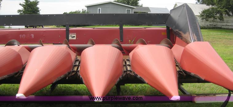 image for item F1649 Case IH 1083 corn head