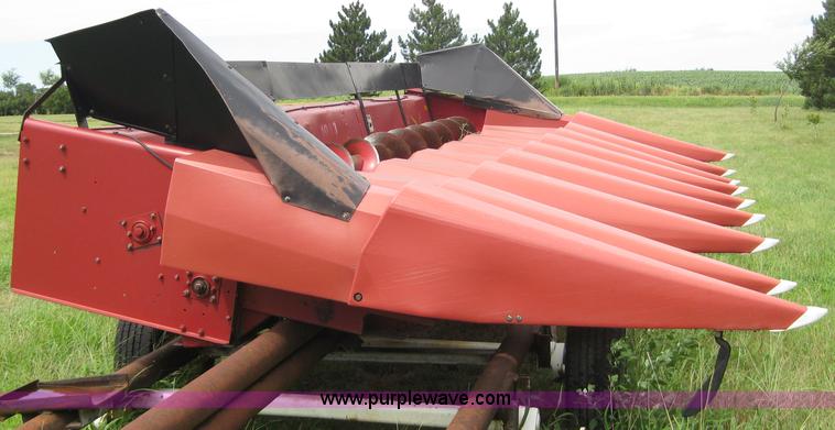 image for item F1649 Case IH 1083 corn head