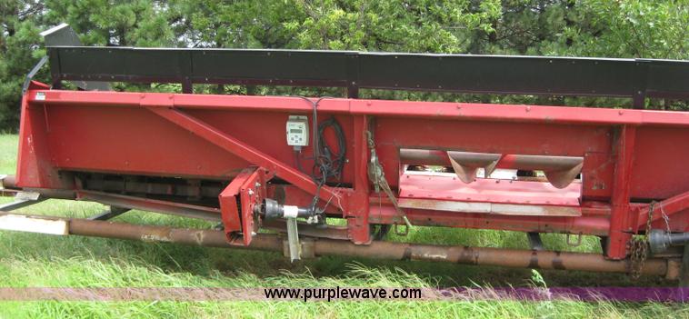 image for item F1649 Case IH 1083 corn head