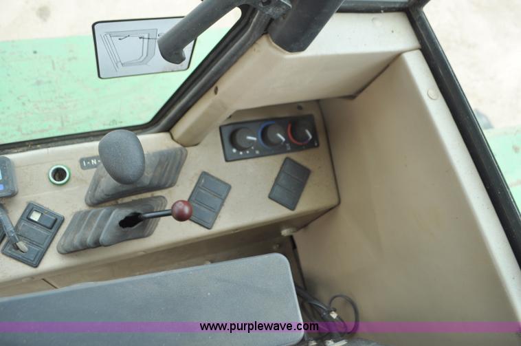 image for item G7428 1994 John Deere 6810 forage harvester