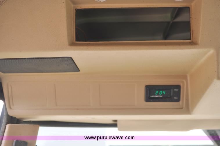 image for item G7428 1994 John Deere 6810 forage harvester