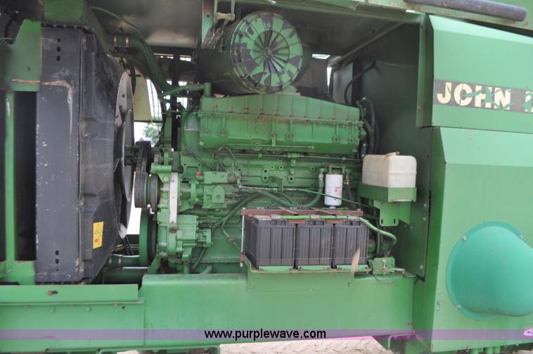 image for item G7428 1994 John Deere 6810 forage harvester