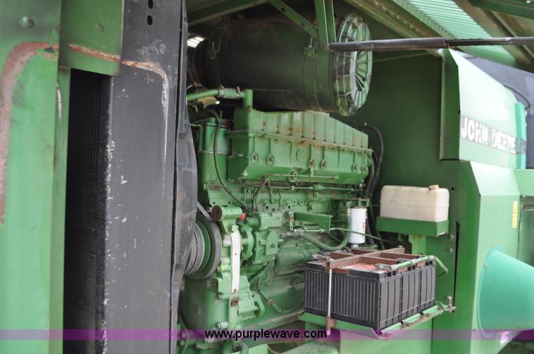 image for item G7428 1994 John Deere 6810 forage harvester