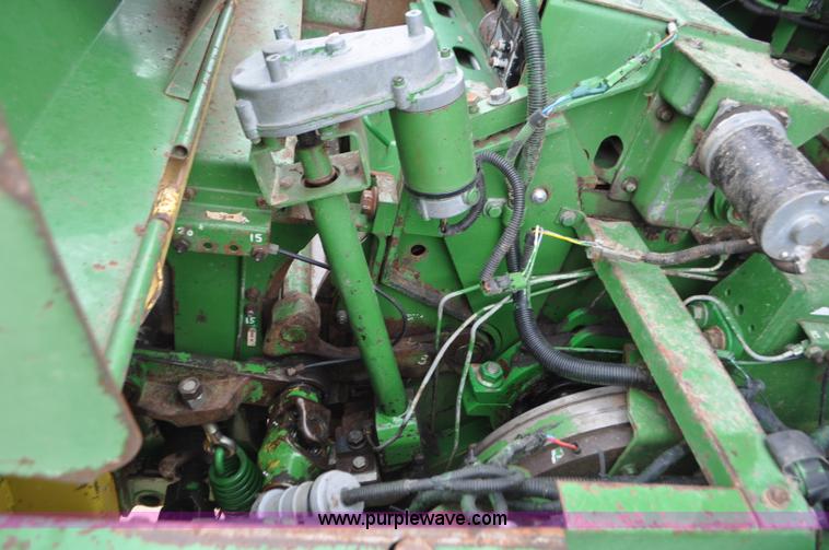 image for item G7428 1994 John Deere 6810 forage harvester
