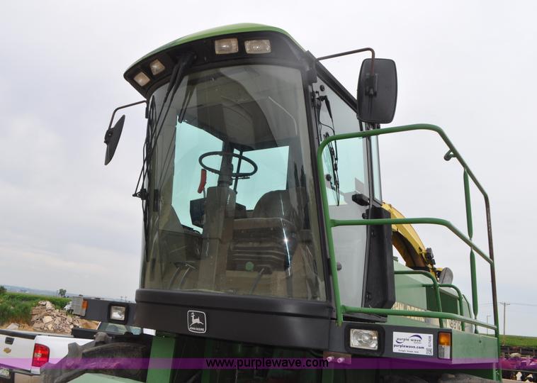image for item G7428 1994 John Deere 6810 forage harvester