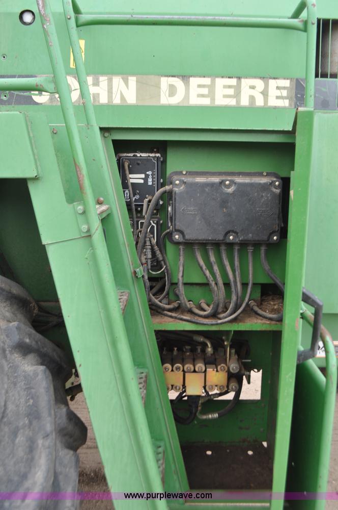 image for item G7428 1994 John Deere 6810 forage harvester