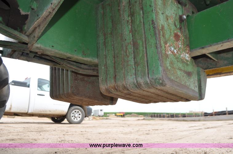 image for item G7428 1994 John Deere 6810 forage harvester