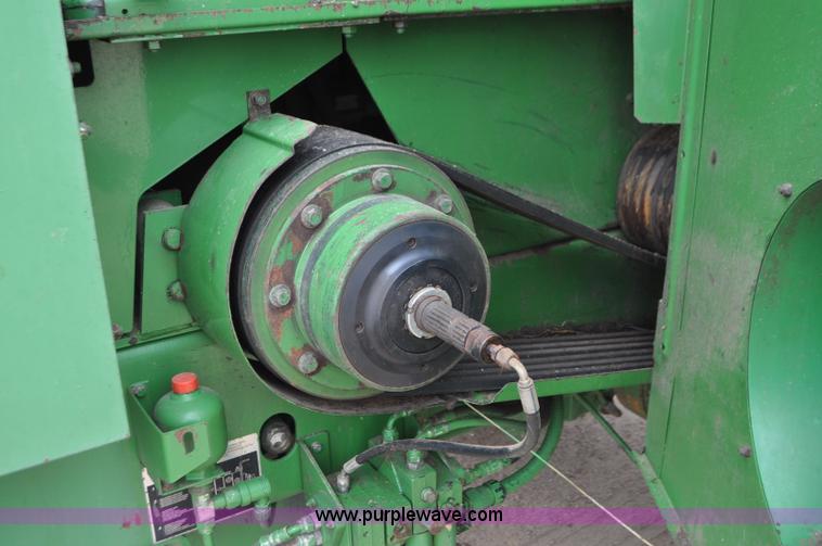 image for item G7428 1994 John Deere 6810 forage harvester