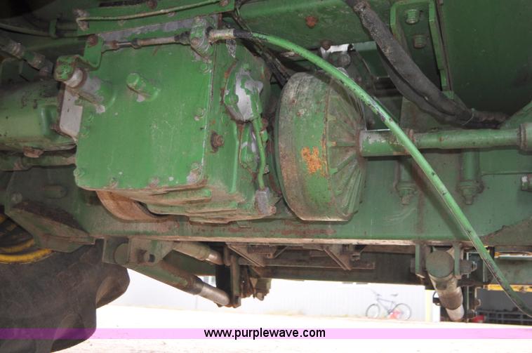 image for item G7428 1994 John Deere 6810 forage harvester