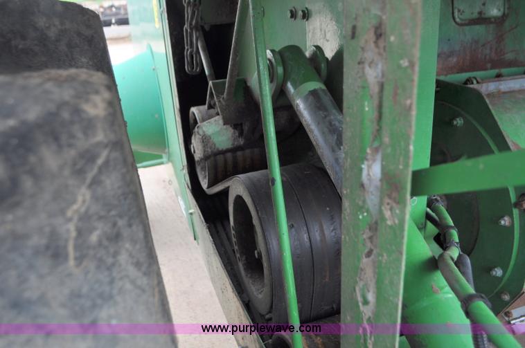 image for item G7428 1994 John Deere 6810 forage harvester