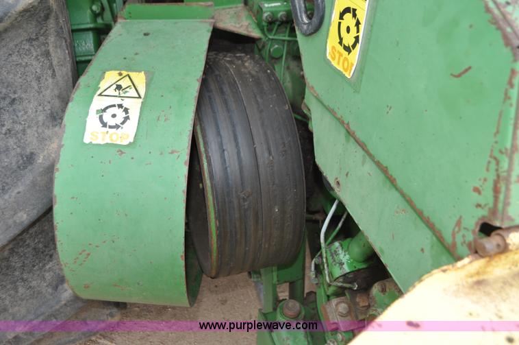 image for item G7428 1994 John Deere 6810 forage harvester