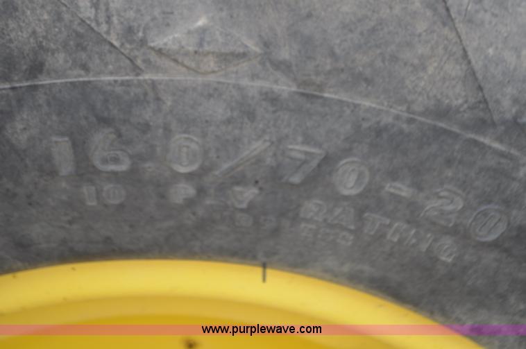 image for item G7428 1994 John Deere 6810 forage harvester