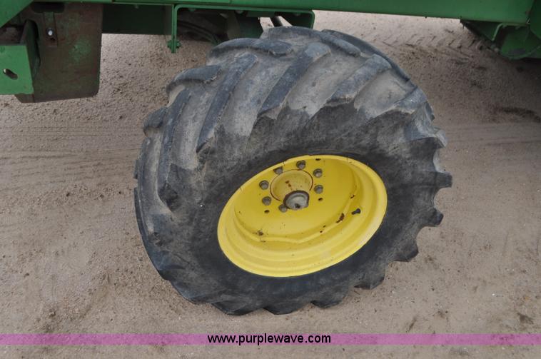 image for item G7428 1994 John Deere 6810 forage harvester