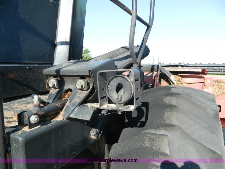 image for item J5124 2002 Case WDX1101 self-propelled windrower