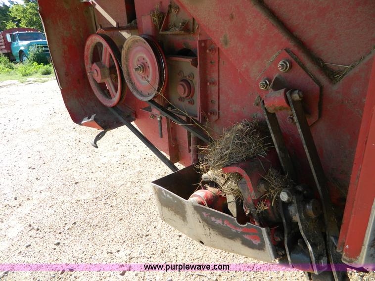 image for item J5124 2002 Case WDX1101 self-propelled windrower