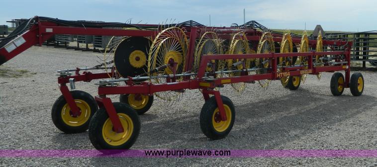 image for item J8822 2002 New Holland HT154 hay rake