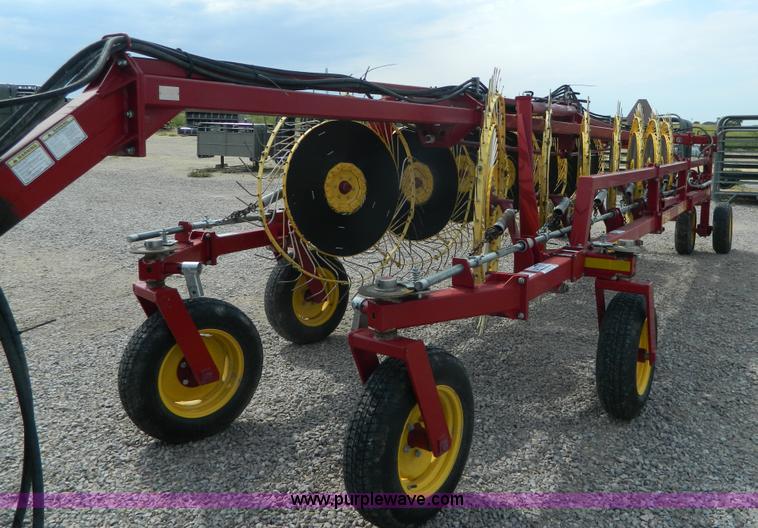 image for item J8822 2002 New Holland HT154 hay rake