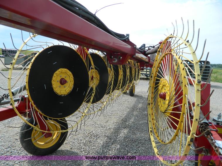 image for item J8822 2002 New Holland HT154 hay rake