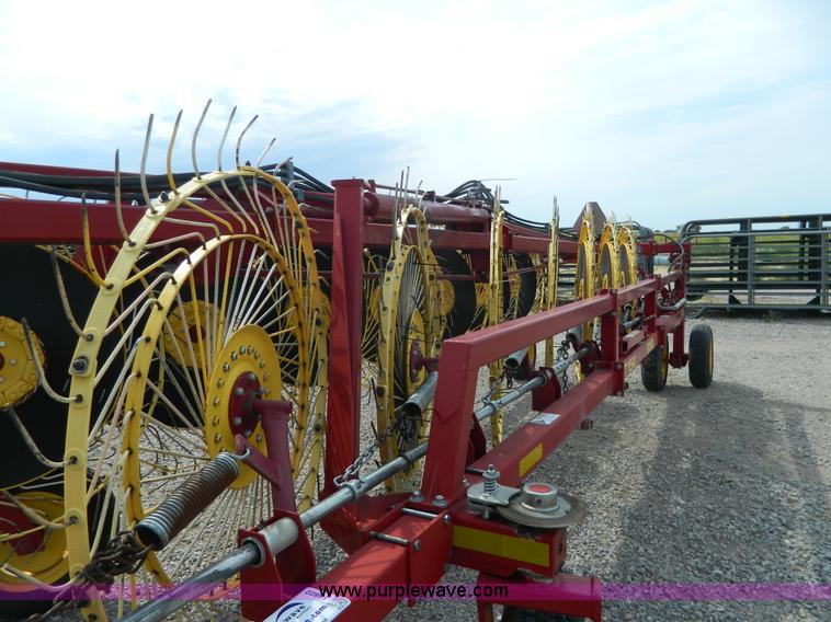 image for item J8822 2002 New Holland HT154 hay rake