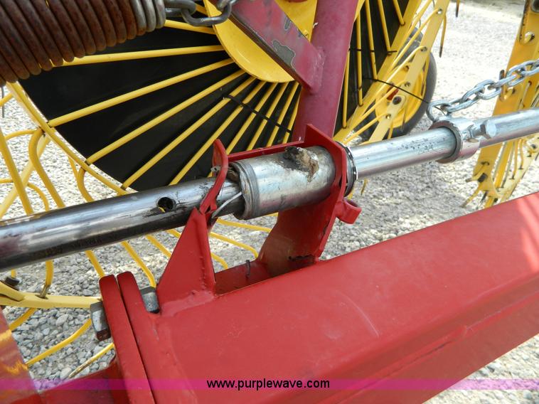 image for item J8822 2002 New Holland HT154 hay rake