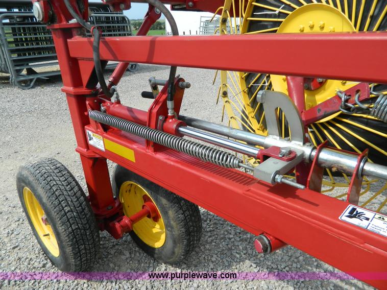 image for item J8822 2002 New Holland HT154 hay rake