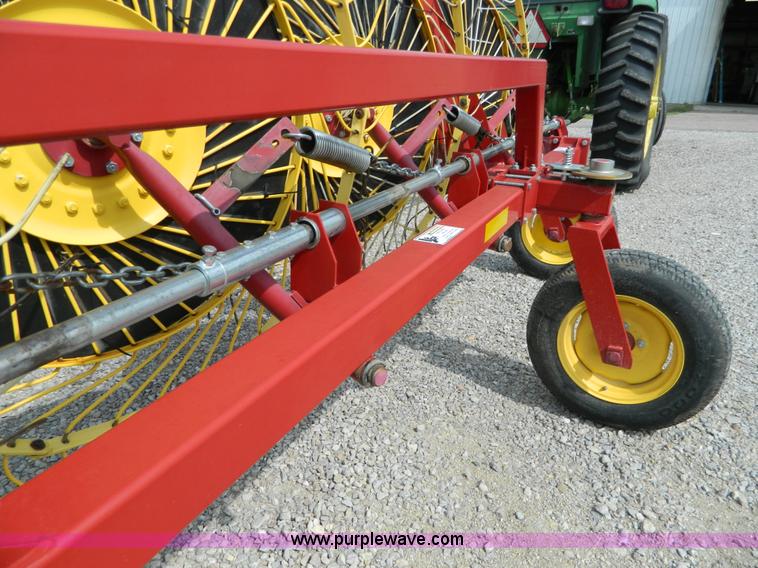 image for item J8822 2002 New Holland HT154 hay rake