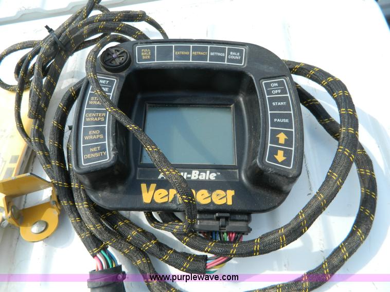 image for item J8823 2001 Vermeer 605XL round baler